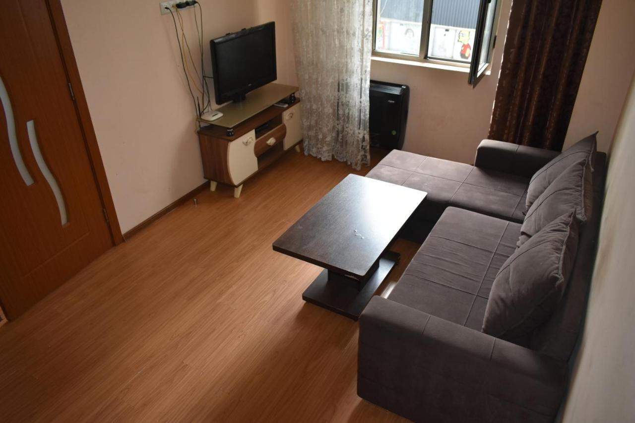 Ucha'S Apartment バトゥーミ エクステリア 写真
